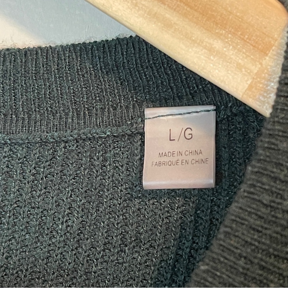 Tahari Women's V-Neck Cashmere blend Sweater - - Picture 5 of 6